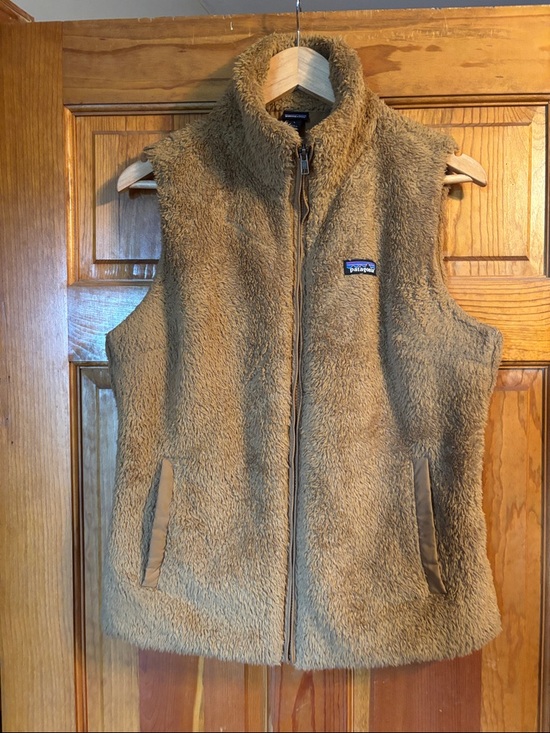 Patagonia Jackets & Blazers - Patagonia Tan Sherpa Vest with Full Zip